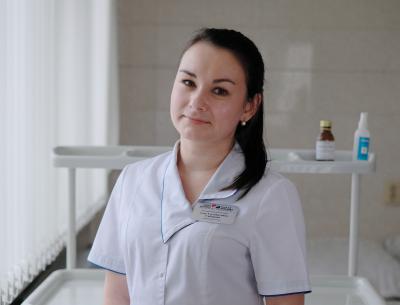 Медсестра Алсу Сабирова: «Меня вдохновляет возможность приносить пользу людям» Медсестра Алсу Сабирова: «Меня вдохновляет возможность приносить пользу людям»