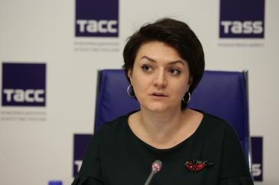 Раздеваться перед погружением в купель снизу вверх, одеваться сверху вниз!